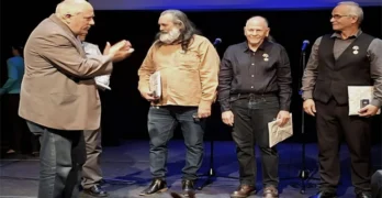 Entrega de la Distinción por la Cultura Nacional. De izquierda a derecha: el Ministro de Cultura; Oscar J. Antuña Benítez, curador del Museo de Bellas Artes; Jorge Garcell y Nilson Acosta, vice presidente del Consejo Nacional de Patrimonio Cultural.